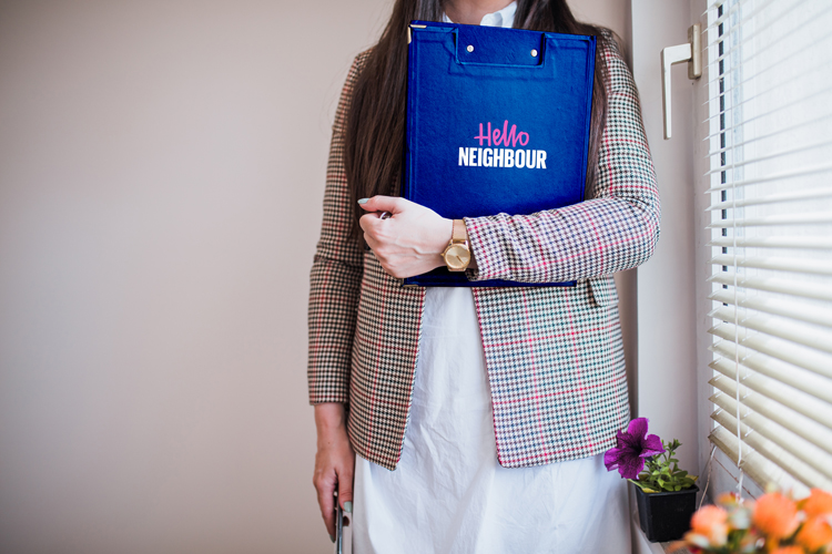 Check-out-Inventory- Hello-Neighbour